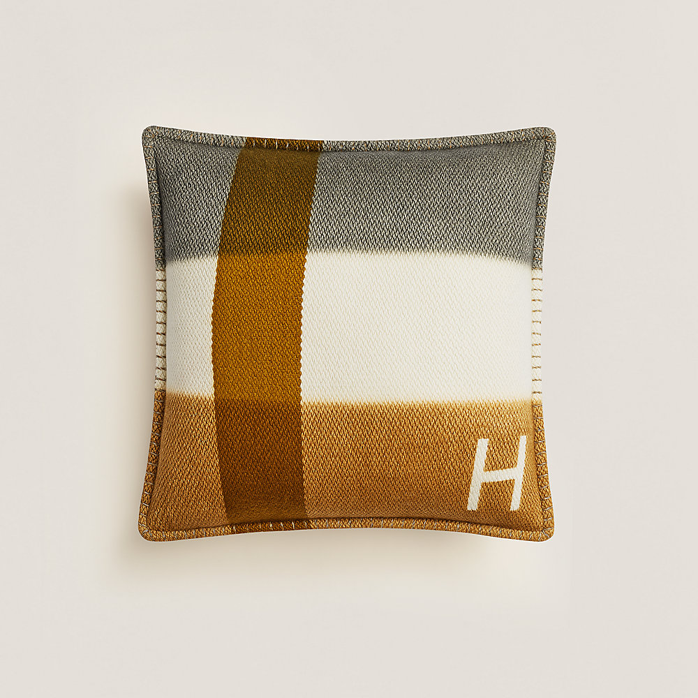 H Dye pillow